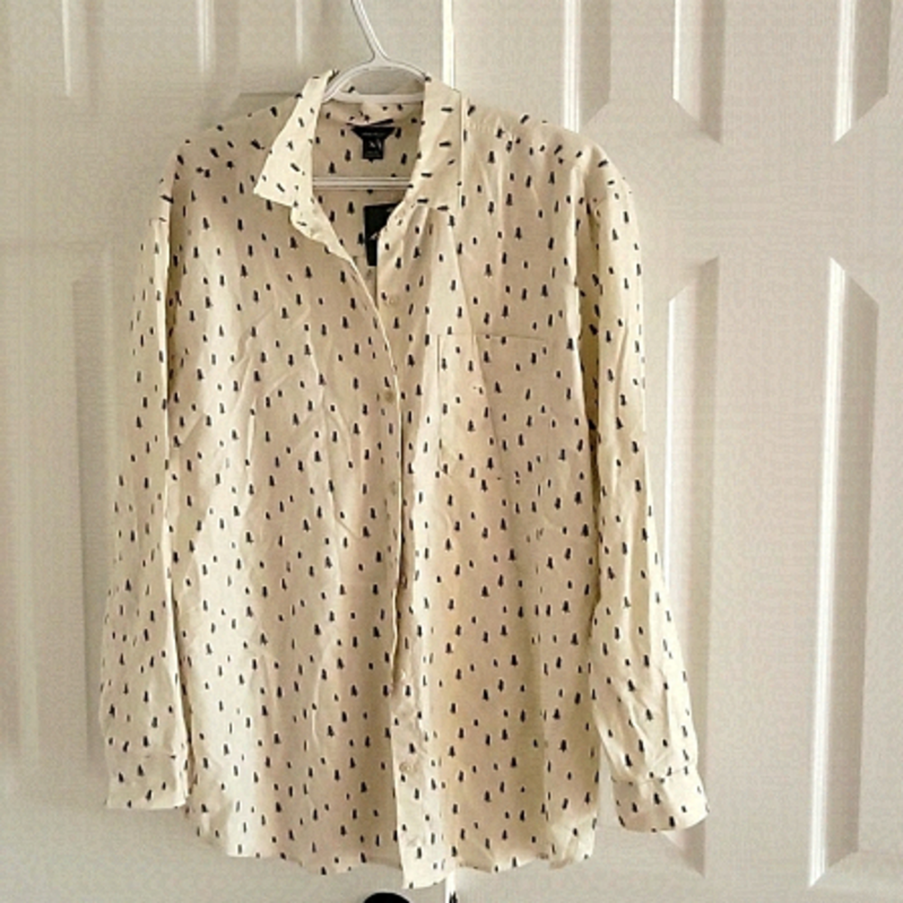 *SOLD* Eddie Bauer Cream Button Down Shirt with Black Pattern